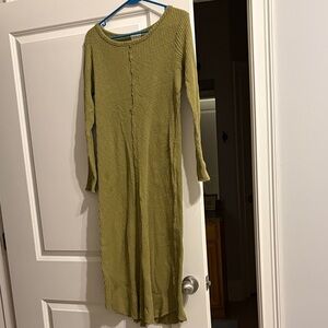 Anthropologie TLa Long Sleeve Knit Dress in Olive. Size Medium